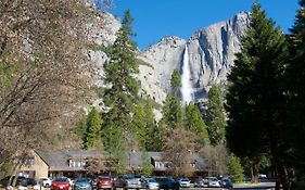 Yosemite Valley Lodge  2*